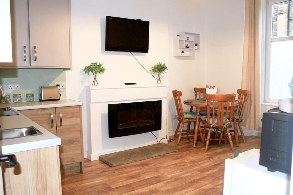 Flat 12A - Central, Modern, Bright Apartment With Free Wifi Обан Экстерьер фото